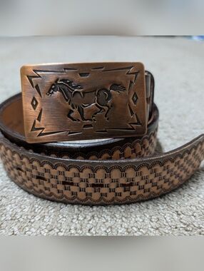 Justin Womens 34 Textured Brown Leather Belt Horse Buckle Brass Cowgirl Western